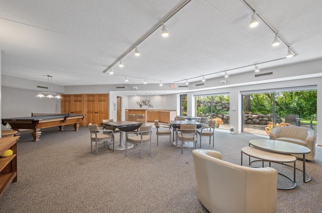3020 Saint Albans Mill Road 205, Hopkins, MN 55305