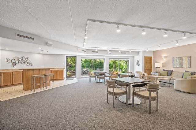 3020 Saint Albans Mill Road 205, Hopkins, MN 55305