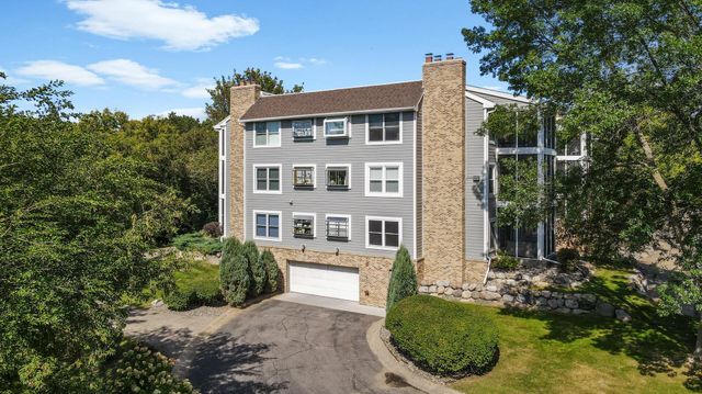 3020 Saint Albans Mill Road 205, Hopkins, MN 55305