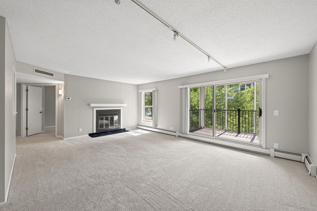 3020 Saint Albans Mill Road 205, Hopkins, MN 55305