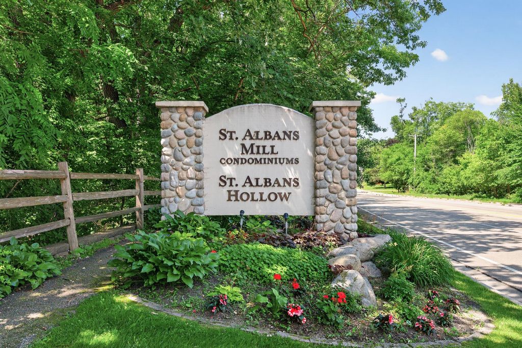 3020 Saint Albans Mill Road 205, Hopkins, MN 55305