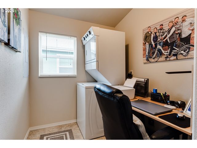 3700 BABCOCK Ln 119, Eugene, OR 97401