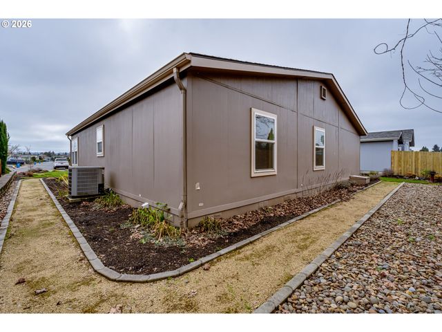 3700 BABCOCK Ln 119, Eugene, OR 97401