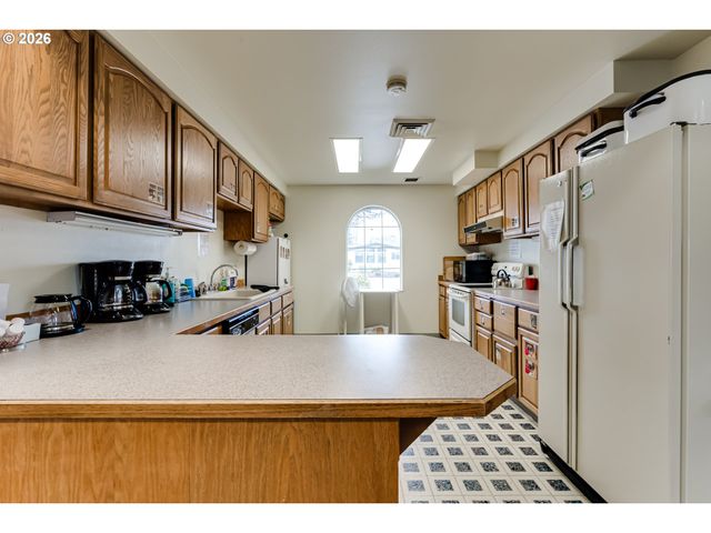 3700 BABCOCK Ln 119, Eugene, OR 97401