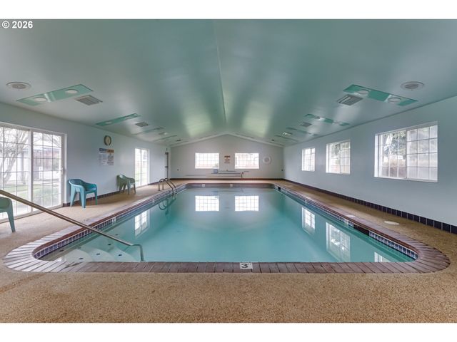 3700 BABCOCK Ln 119, Eugene, OR 97401