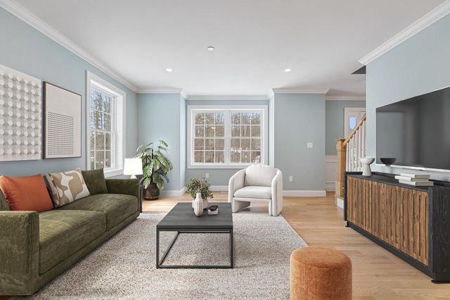 343 Island Pond Road, Derry, NH 03038