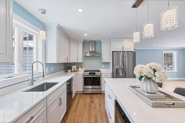 343 Island Pond Road, Derry, NH 03038