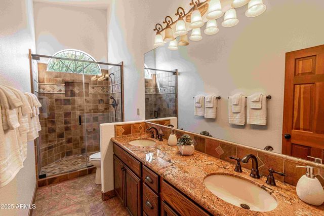 5426 E LIBBY Street, Scottsdale, AZ 85254