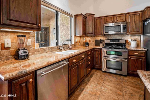 5426 E LIBBY Street, Scottsdale, AZ 85254