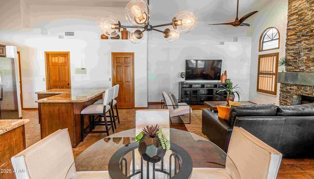 5426 E LIBBY Street, Scottsdale, AZ 85254