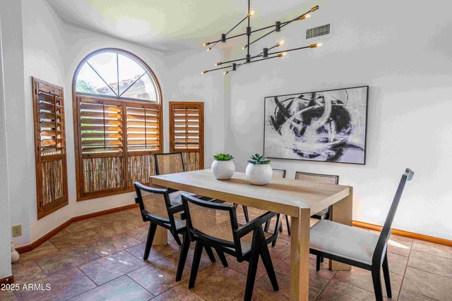 5426 E LIBBY Street, Scottsdale, AZ 85254