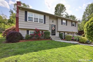 1 Parkwood Terrace Drive, Danbury, CT 06811