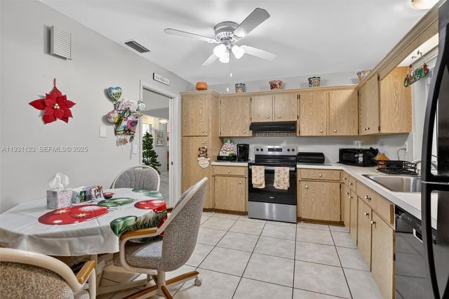 2221 NW 82nd Way, Pembroke Pines, FL 33024