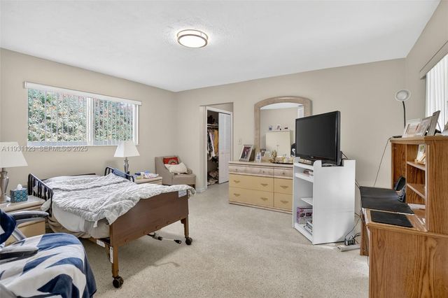 2221 NW 82nd Way, Pembroke Pines, FL 33024