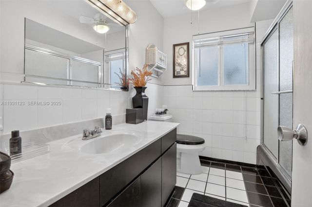 2221 NW 82nd Way, Pembroke Pines, FL 33024