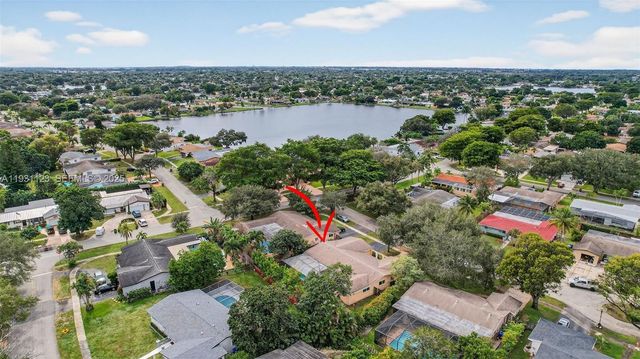 2221 NW 82nd Way, Pembroke Pines, FL 33024