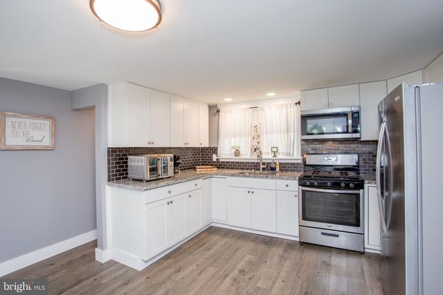 445 BLUE BELL RD, Williamstown, NJ 08094