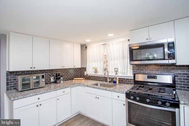445 BLUE BELL RD, Williamstown, NJ 08094