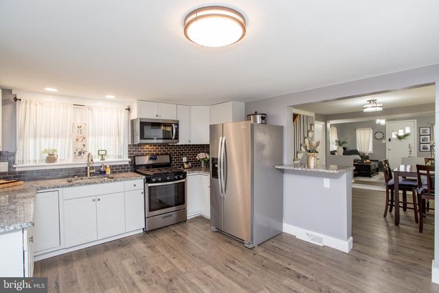 445 BLUE BELL RD, Williamstown, NJ 08094