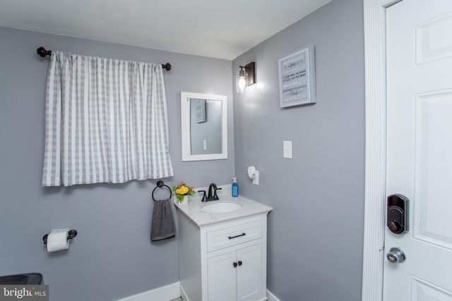 445 BLUE BELL RD, Williamstown, NJ 08094