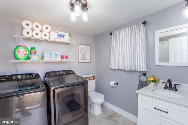 445 BLUE BELL RD, Williamstown, NJ 08094