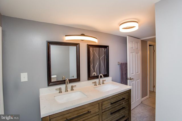 445 BLUE BELL RD, Williamstown, NJ 08094