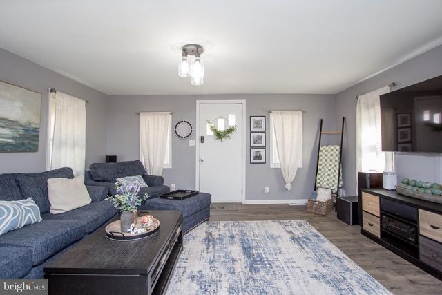 445 BLUE BELL RD, Williamstown, NJ 08094