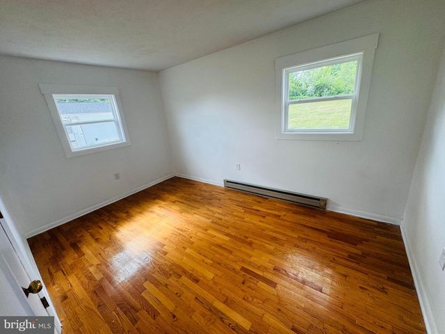 211 FAIR LN, Winchester, VA 22603