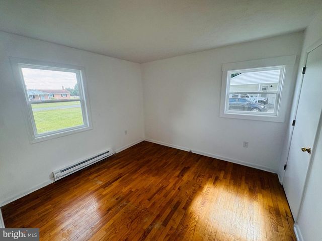 211 FAIR LN, Winchester, VA 22603