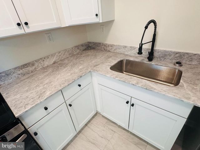 211 FAIR LN, Winchester, VA 22603