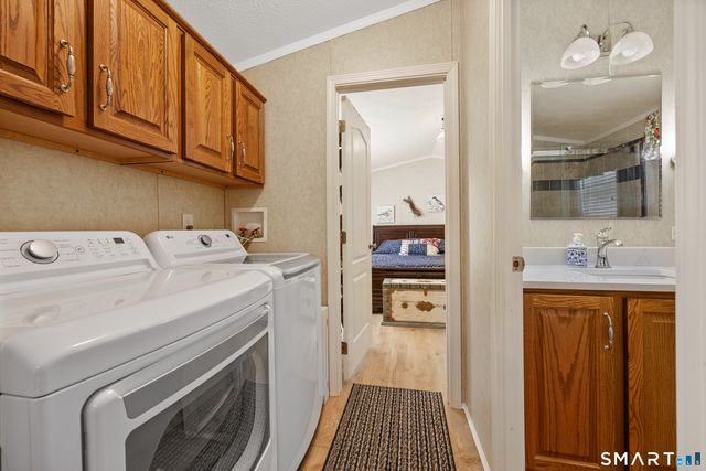 10 Meadow Road, Southington, CT 06489