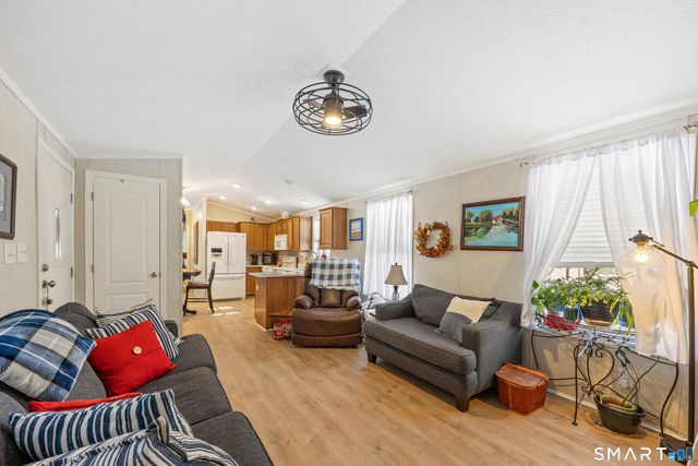 10 Meadow Road, Southington, CT 06489