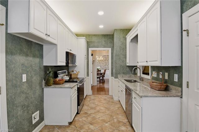 1332 Whitworth Court, Kernersville, NC 27284