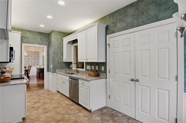 1332 Whitworth Court, Kernersville, NC 27284