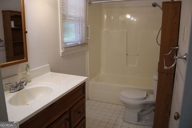 5 Circle Drive, Hampton, GA 30228