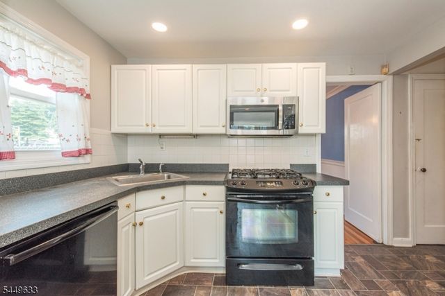 198 Norman Rd, Newark City, NJ 07106