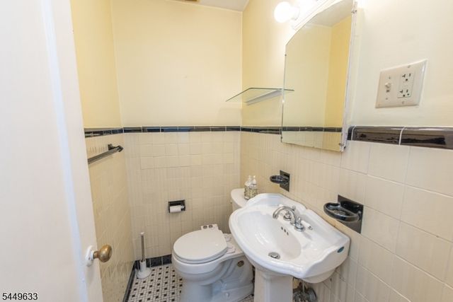 198 Norman Rd, Newark City, NJ 07106
