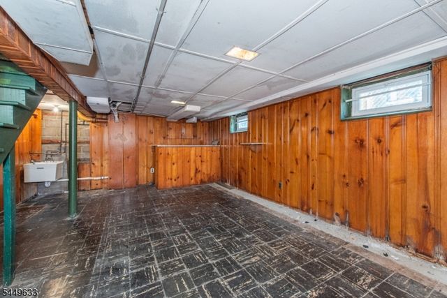 198 Norman Rd, Newark City, NJ 07106