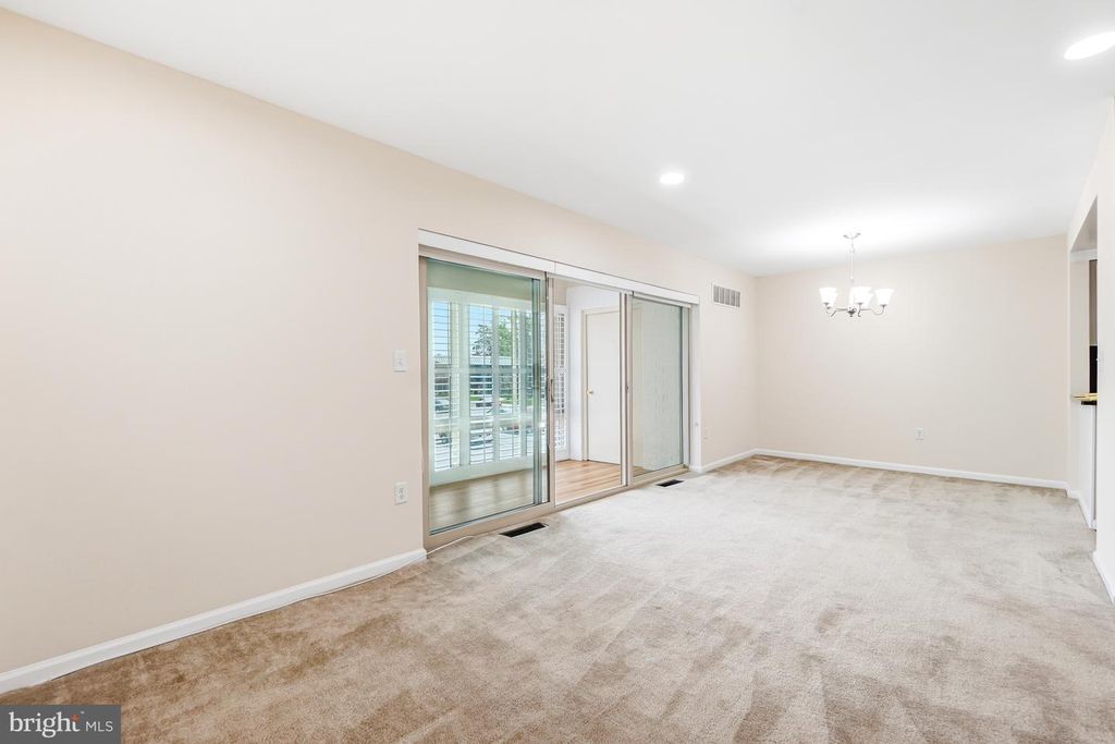 Image 17 of property listing at 3622 GLENEAGLES DR #9-2C, Silver Spring, MD 20906
