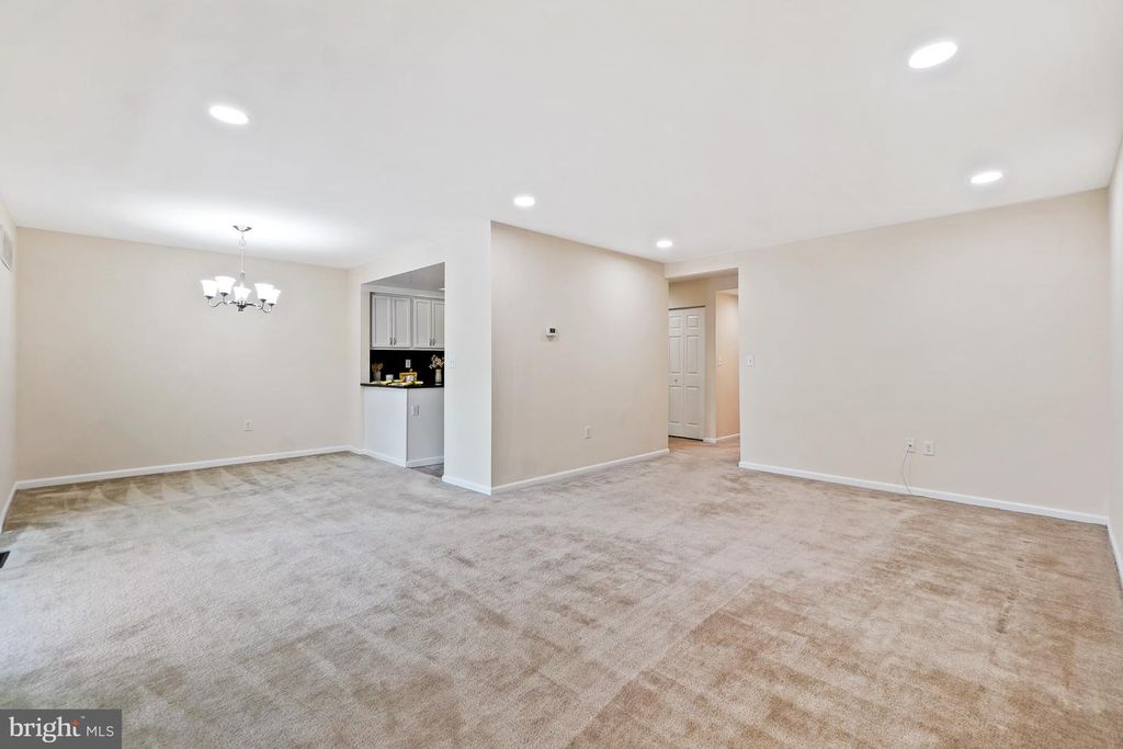 Image 20 of property listing at 3622 GLENEAGLES DR #9-2C, Silver Spring, MD 20906