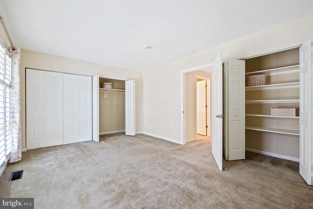 Image 26 of property listing at 3622 GLENEAGLES DR #9-2C, Silver Spring, MD 20906