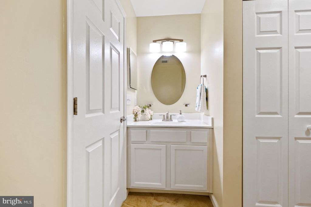 Image 27 of property listing at 3622 GLENEAGLES DR #9-2C, Silver Spring, MD 20906