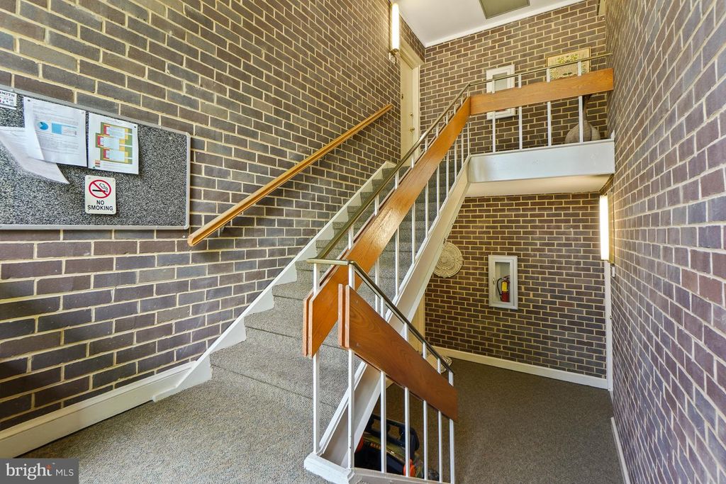 Image 3 of property listing at 3622 GLENEAGLES DR #9-2C, Silver Spring, MD 20906