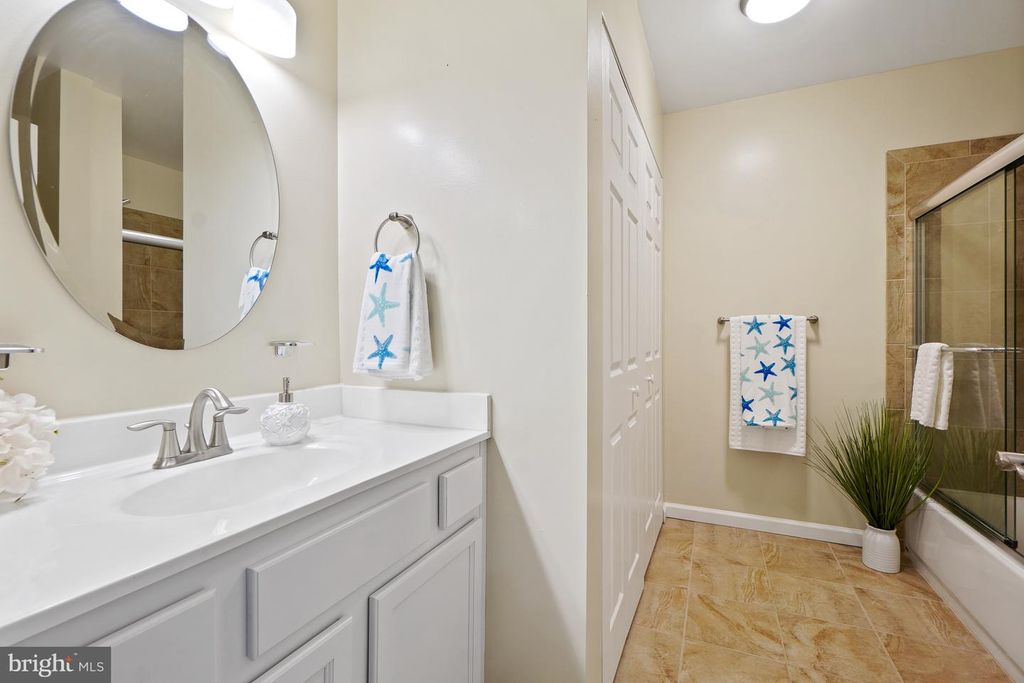 Image 30 of property listing at 3622 GLENEAGLES DR #9-2C, Silver Spring, MD 20906