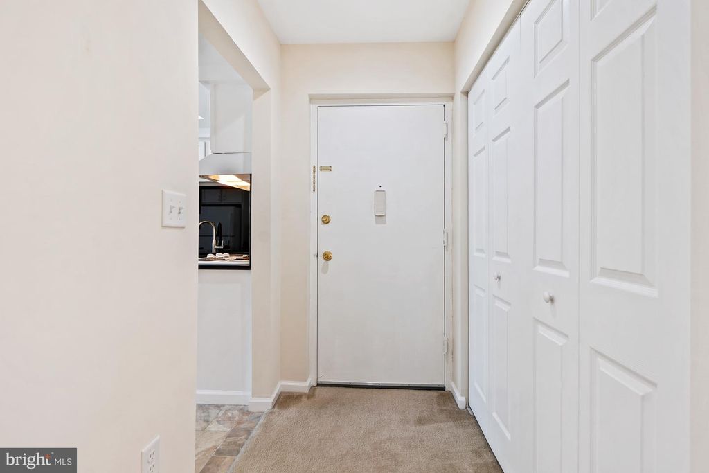 Image 6 of property listing at 3622 GLENEAGLES DR #9-2C, Silver Spring, MD 20906
