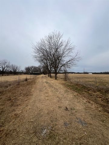 1655 E Fm 120, Denison, TX 75021