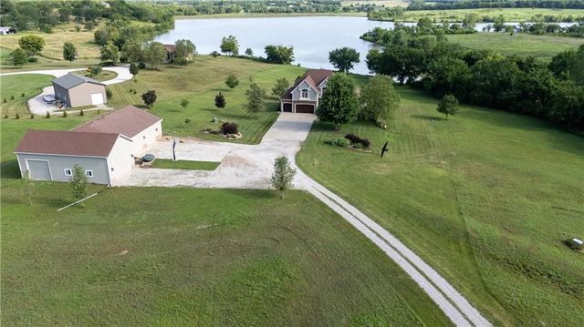 1824 N 700 Road, Baldwin City, KS 66006