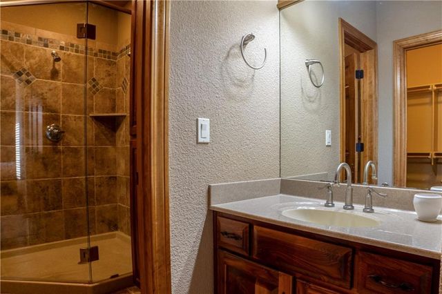 1824 N 700 Road, Baldwin City, KS 66006