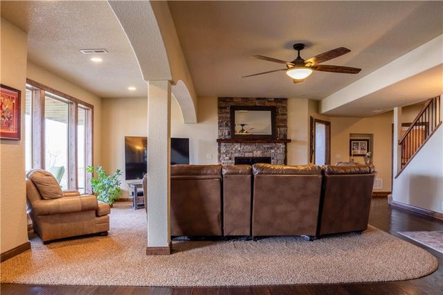 1824 N 700 Road, Baldwin City, KS 66006