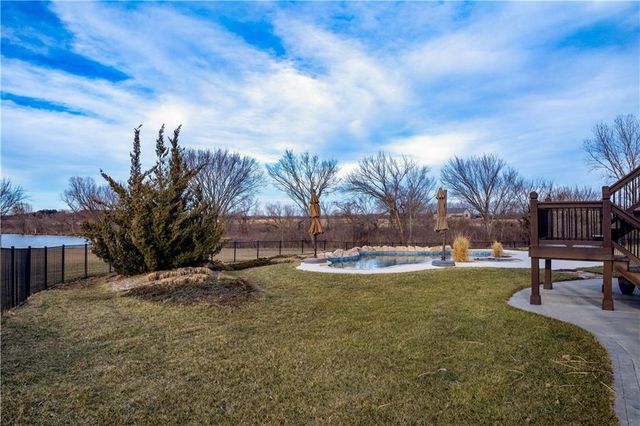 1824 N 700 Road, Baldwin City, KS 66006